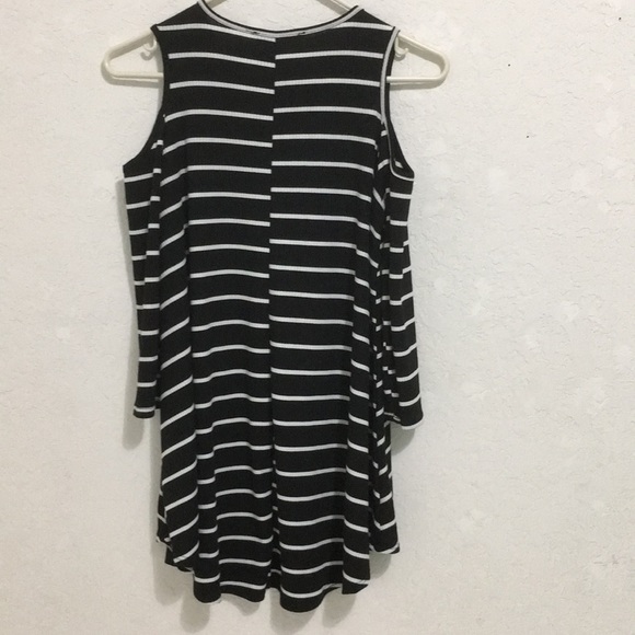 EZRA Women’s Black & White Ribbed Stripped Cold Shoulder Tunic Top Size M - Picture 4 of 11